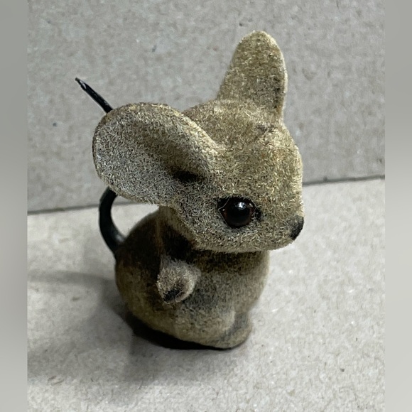 Vintage Life Like Flocked Mouse Miniature With Plastic Tail & Eyes - Picture 2 of 9